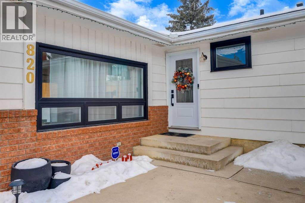 820 Cantrell Place Sw, Calgary, Alberta  T2W 2C3 - Photo 2 - A2278405