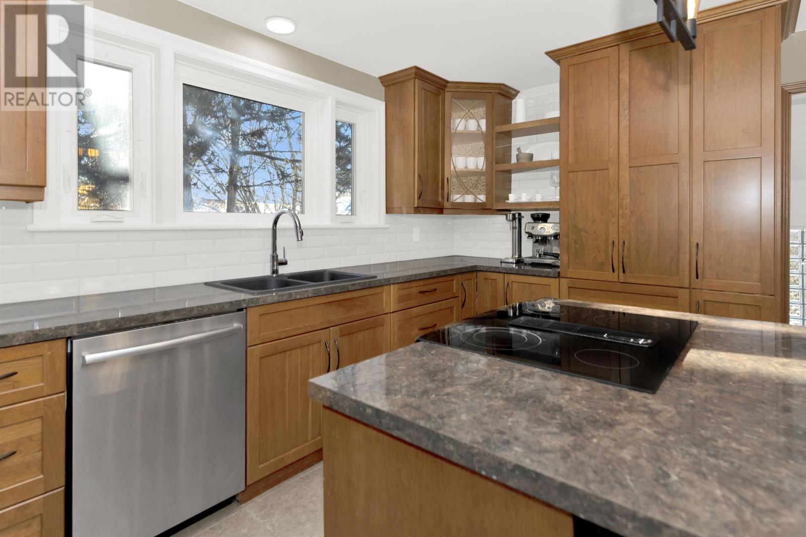 76 Hill St, Thunder Bay, Ontario  P7B 3T8 - Photo 11 - TB2600009