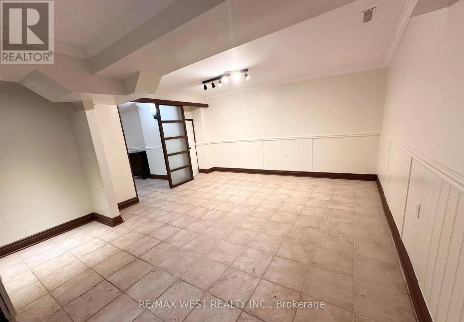 482 Laurentian Avenue, Mississauga, Ontario  L4Z 2K4 - Photo 36 - W12692464