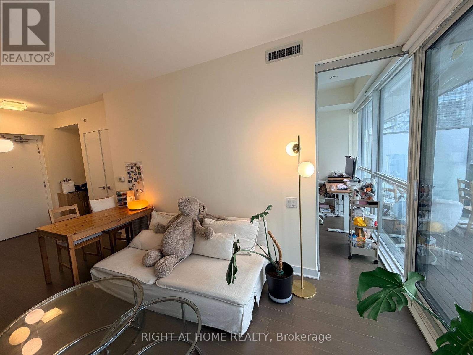 3206 - 15 Grenville Street, Toronto, Ontario  M4Y 0B9 - Photo 11 - C12693088