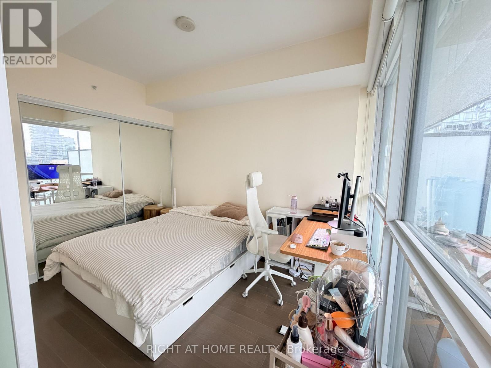 3206 - 15 Grenville Street, Toronto, Ontario  M4Y 0B9 - Photo 15 - C12693088