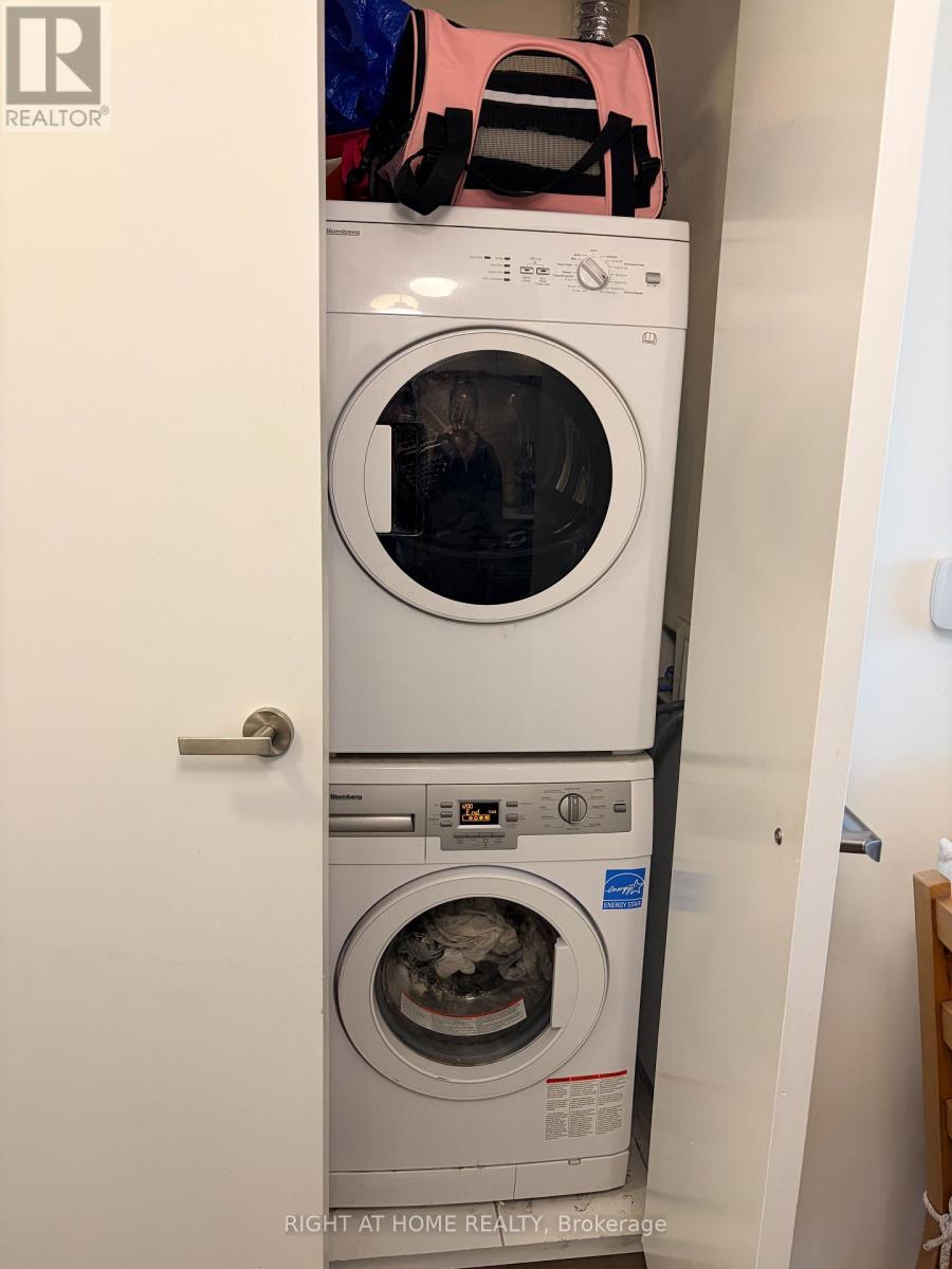 3206 - 15 Grenville Street, Toronto, Ontario  M4Y 0B9 - Photo 17 - C12693088