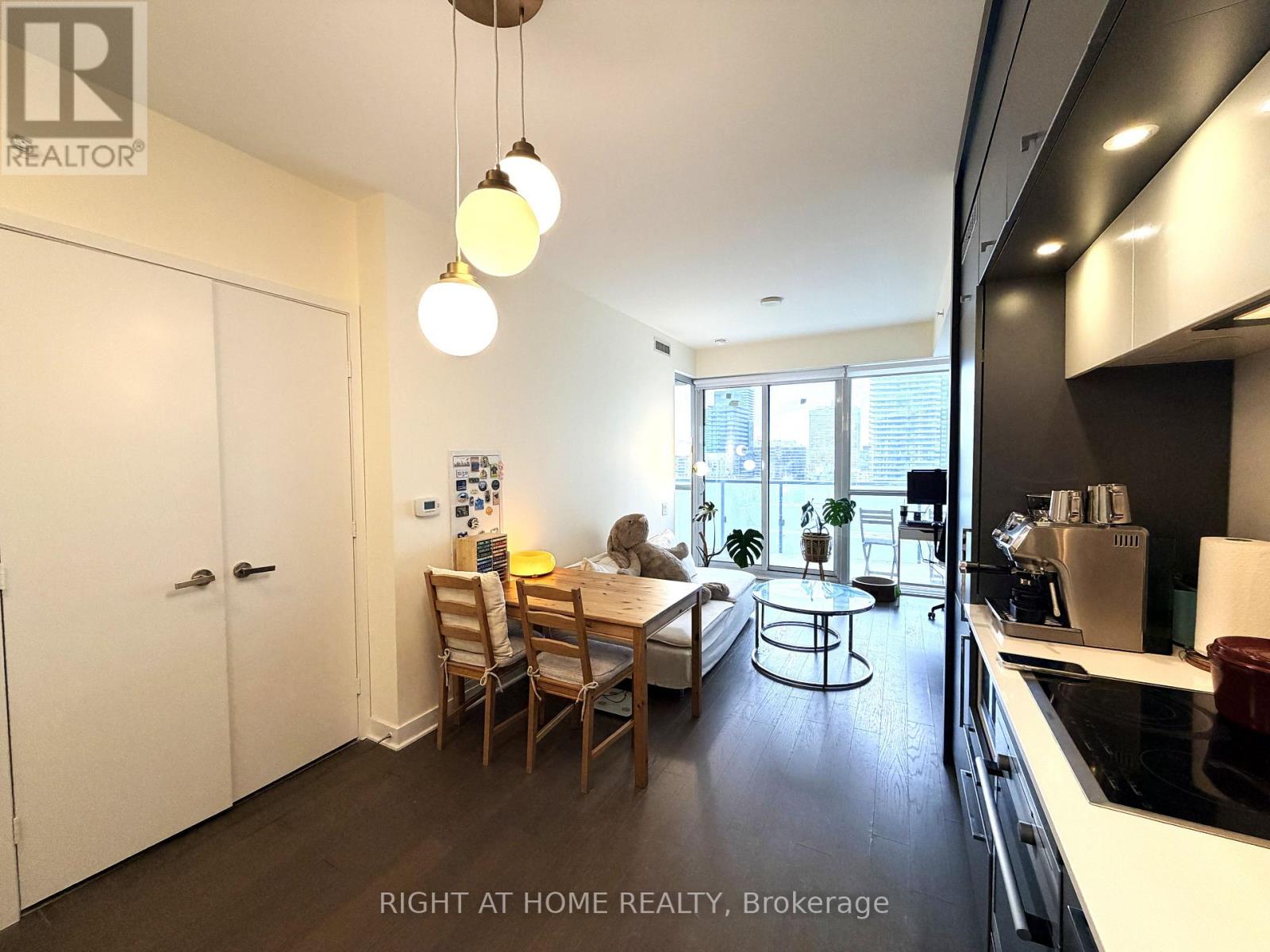 3206 - 15 Grenville Street, Toronto, Ontario  M4Y 0B9 - Photo 3 - C12693088