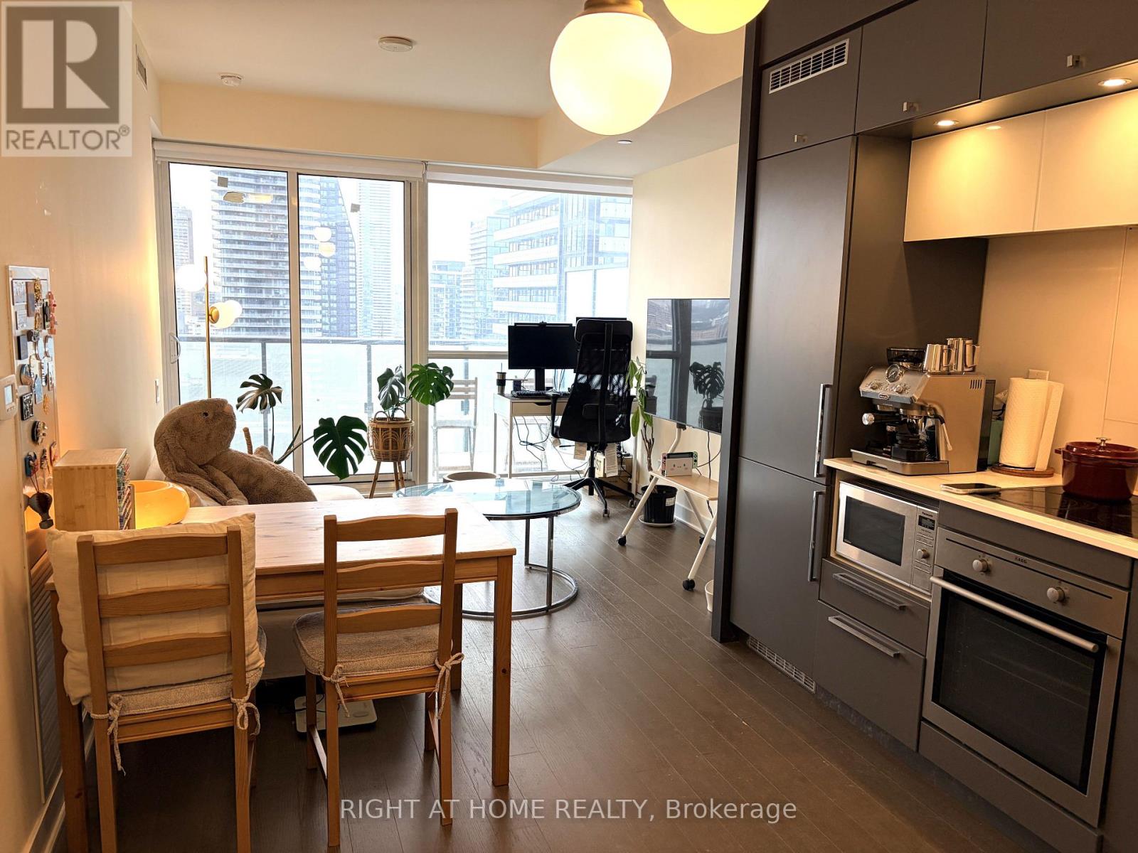 3206 - 15 Grenville Street, Toronto, Ontario  M4Y 0B9 - Photo 4 - C12693088