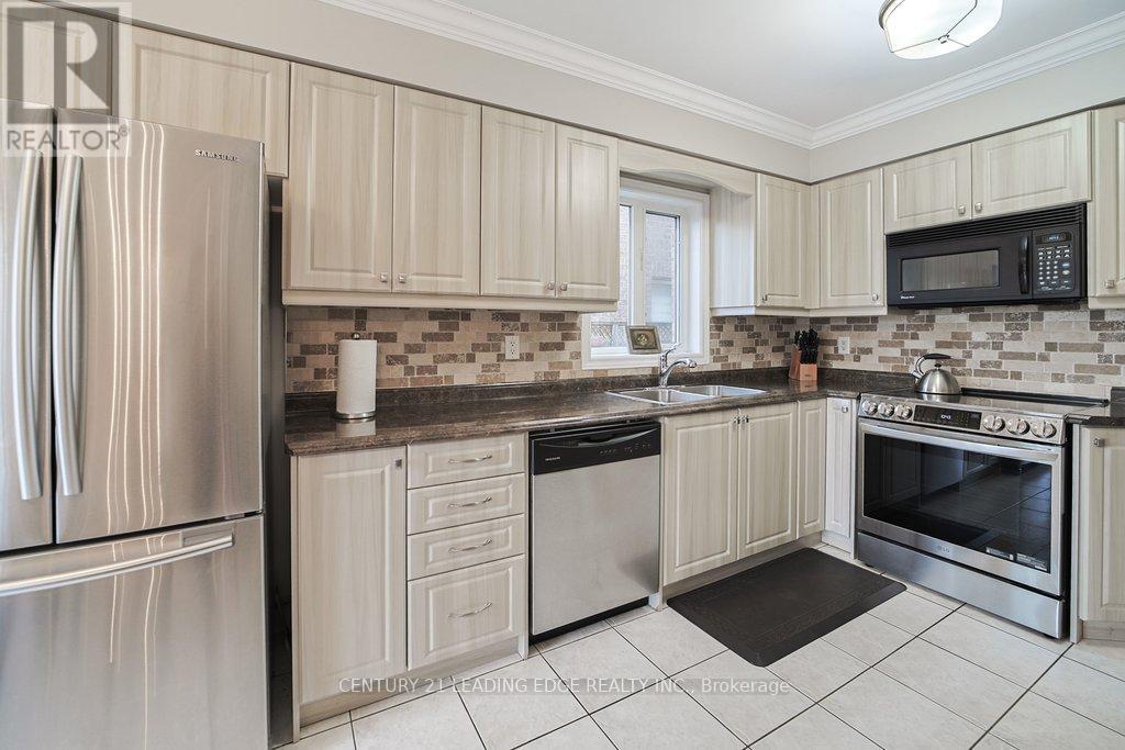 130 Solway Avenue, Vaughan, Ontario  L6A 2X2 - Photo 12 - N12693048