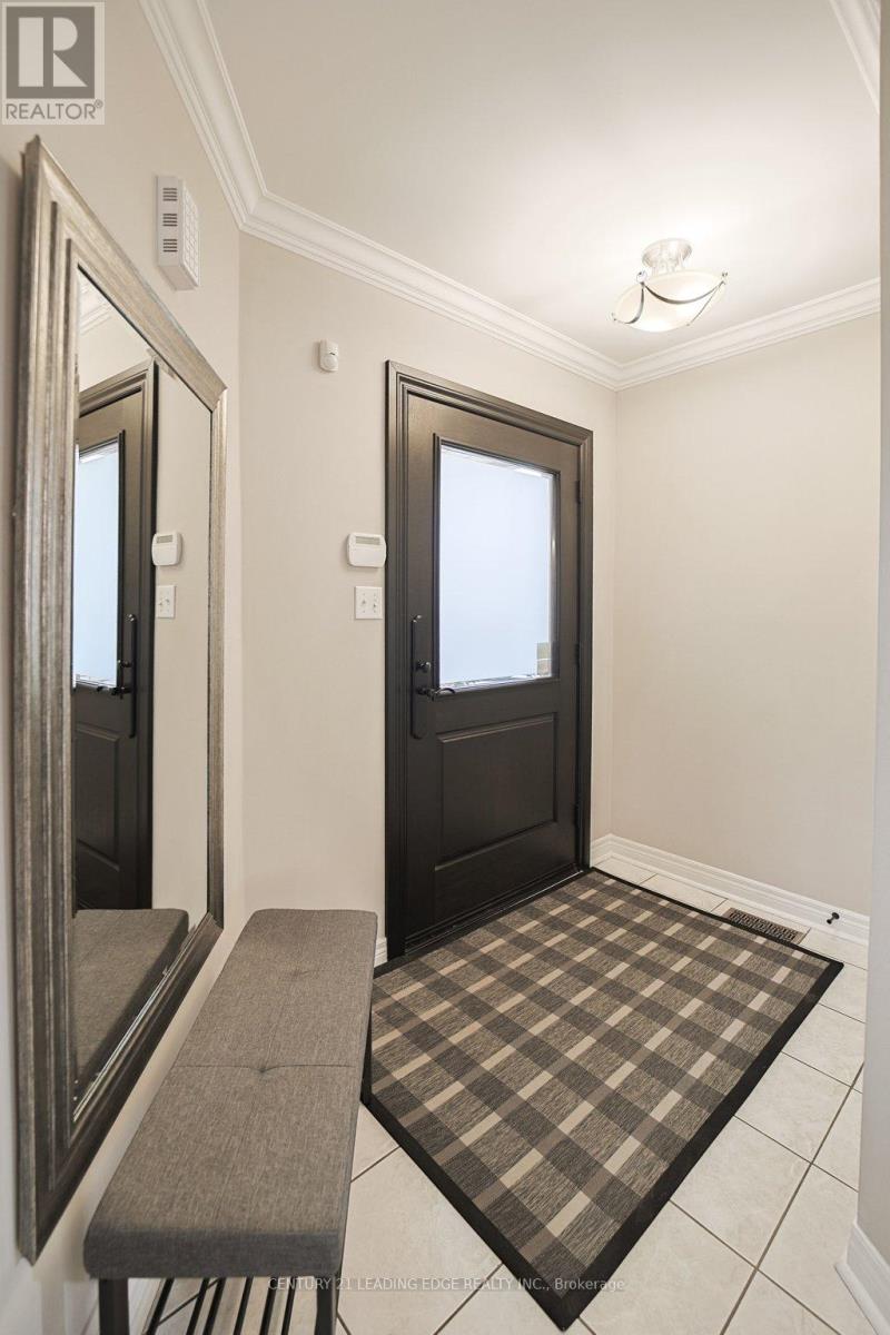 130 Solway Avenue, Vaughan, Ontario  L6A 2X2 - Photo 3 - N12693048