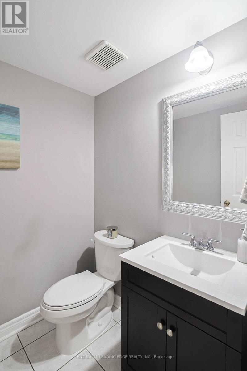 130 Solway Avenue, Vaughan, Ontario  L6A 2X2 - Photo 5 - N12693048