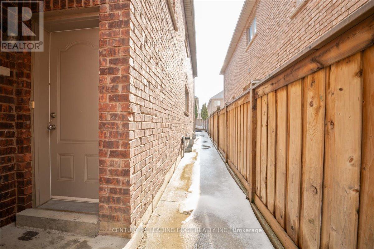 15 Coranto Way, Vaughan, Ontario  L4H 3L8 - Photo 46 - N12693090