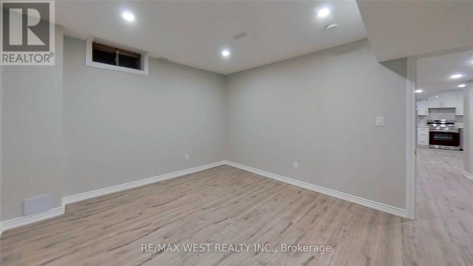 Lower - 111 Ironside Drive, Vaughan, Ontario  L4H 4C4 - Photo 11 - N12491658