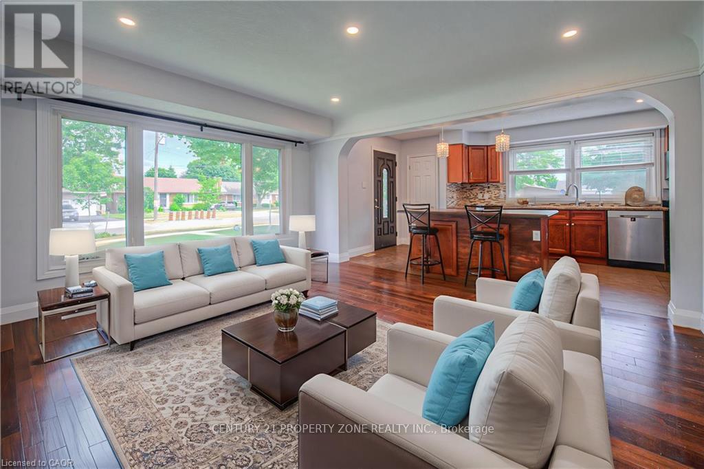 Upper - 169 Bruce Street, Kitchener, Ontario  N2B 1Z2 - Photo 7 - X12691298