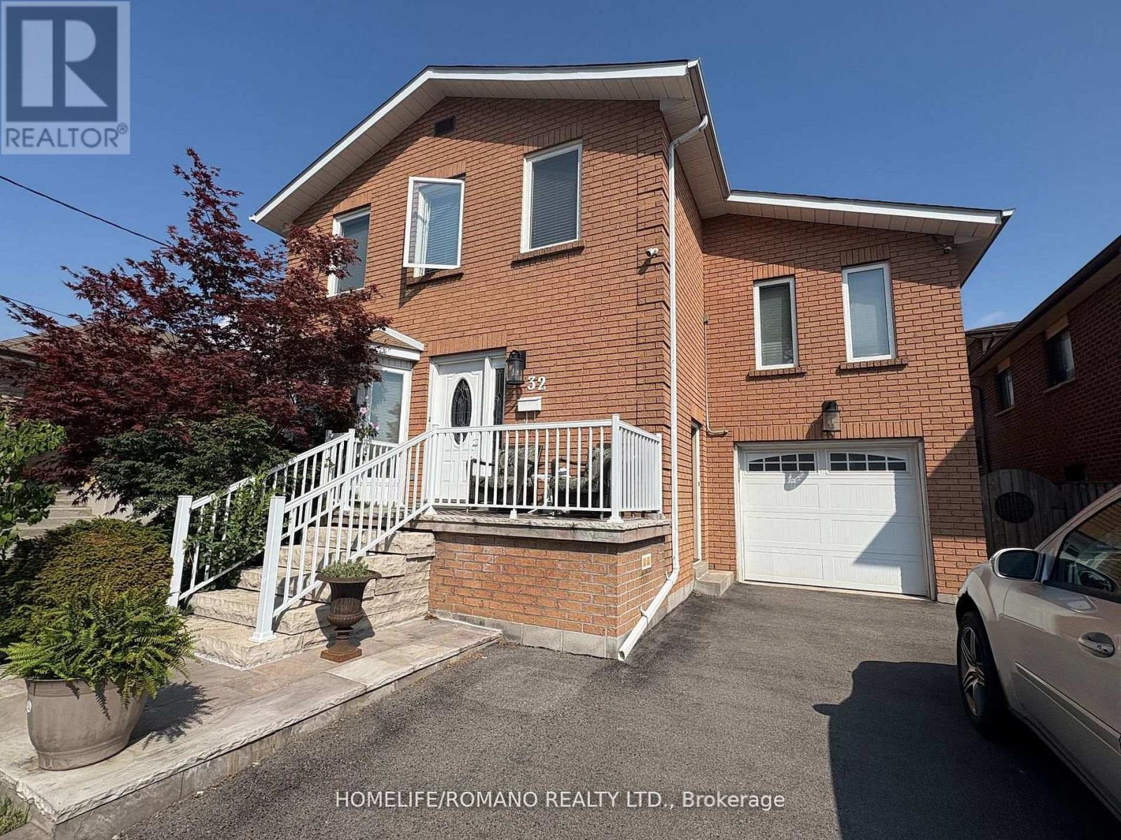 BSMT - 32 PLEWES ROAD, Toronto, Ontario