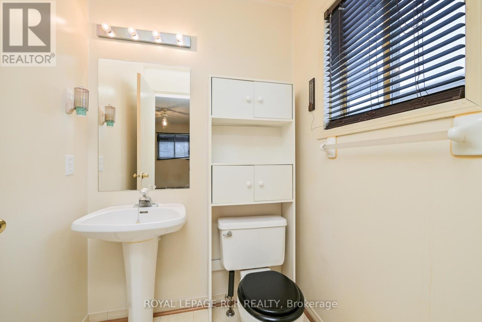 10 Lawton Court, Orangeville, Ontario  L9W 4X4 - Photo 14 - W12693044