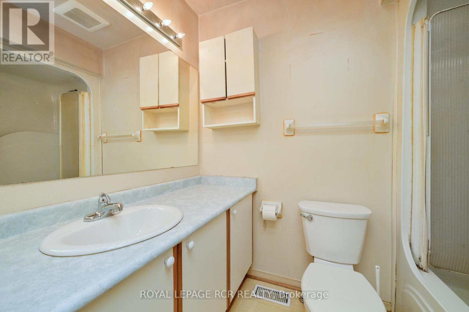 10 Lawton Court, Orangeville, Ontario  L9W 4X4 - Photo 18 - W12693044