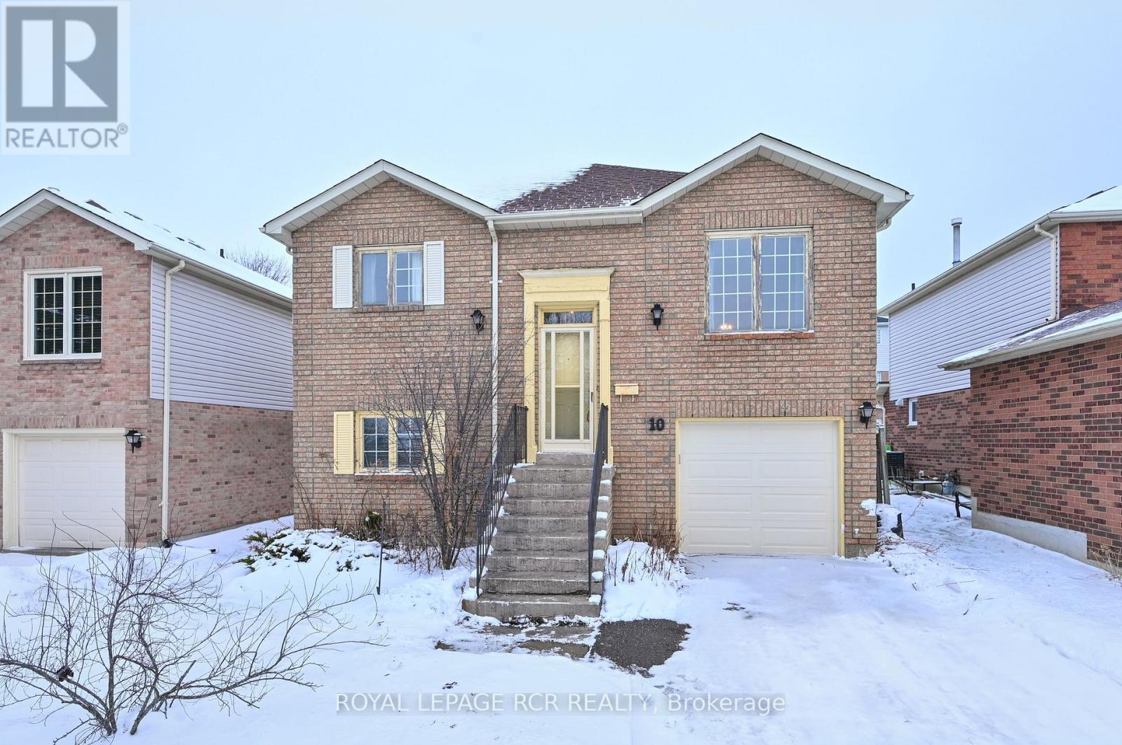 10 Lawton Court, Orangeville, Ontario  L9W 4X4 - Photo 2 - W12693044