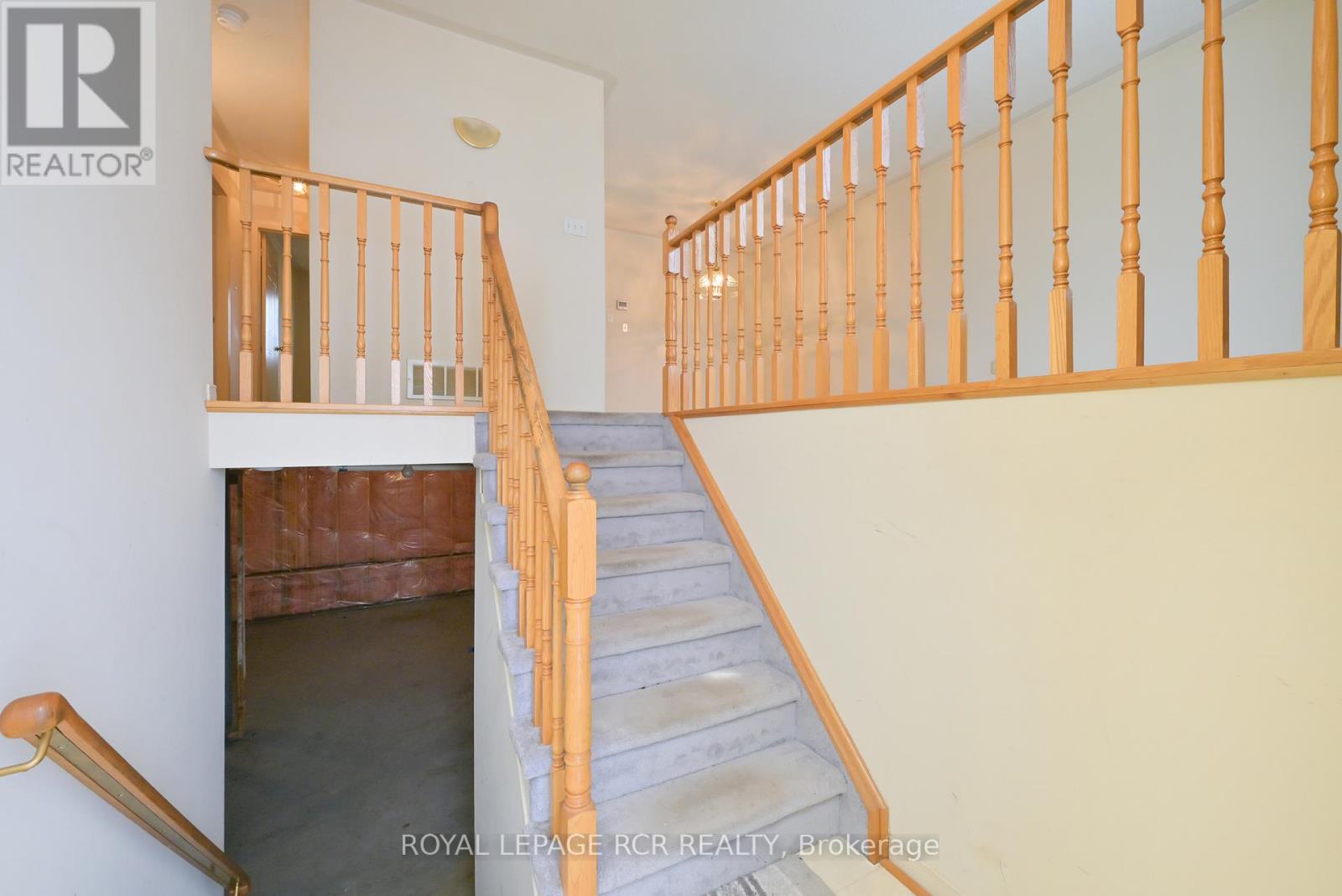 10 Lawton Court, Orangeville, Ontario  L9W 4X4 - Photo 3 - W12693044