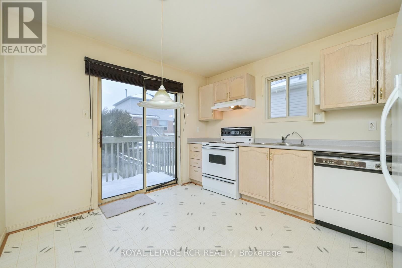 10 Lawton Court, Orangeville, Ontario  L9W 4X4 - Photo 5 - W12693044