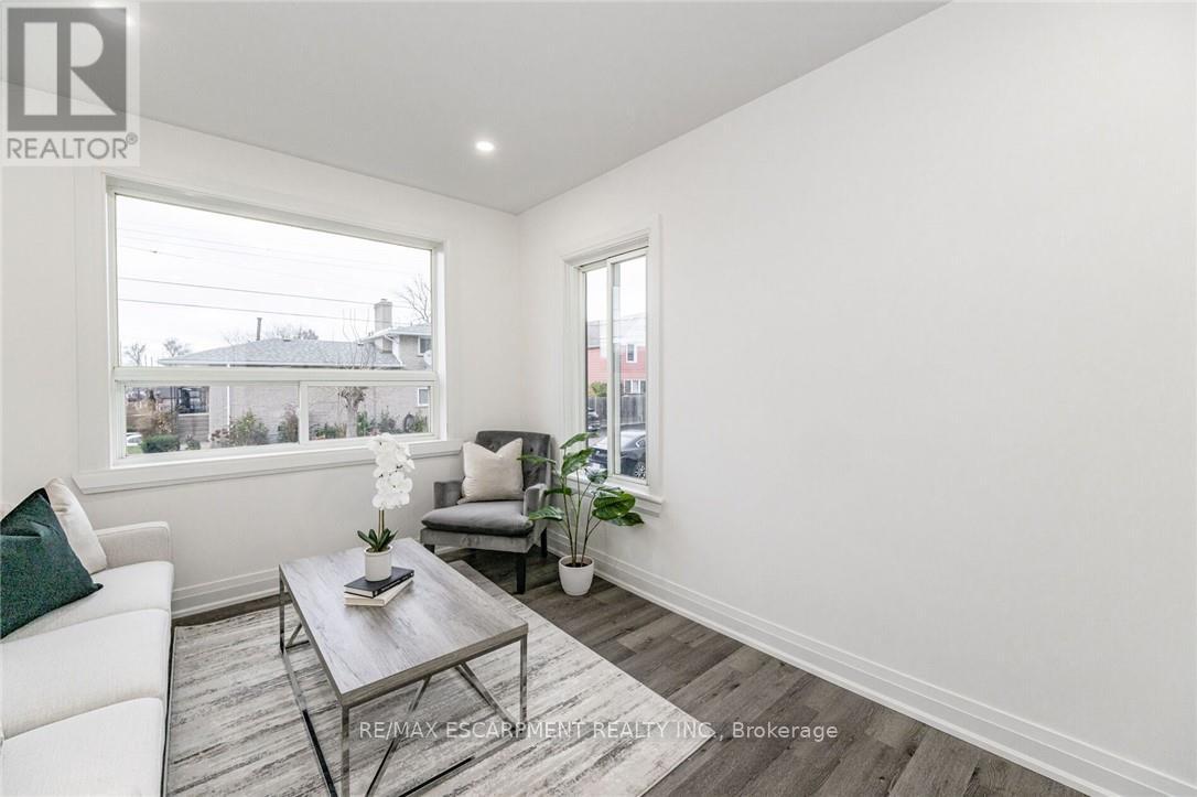 A - 476 Ferguson Avenue N, Hamilton (North End), Ontario  L8L 4Z2 - Photo 8 - X12693036