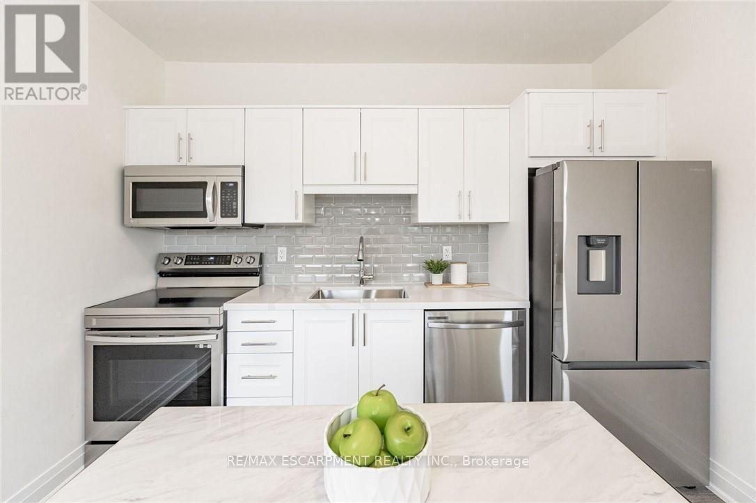 A - 476 Ferguson Avenue N, Hamilton (North End), Ontario  L8L 4Z2 - Photo 9 - X12693036