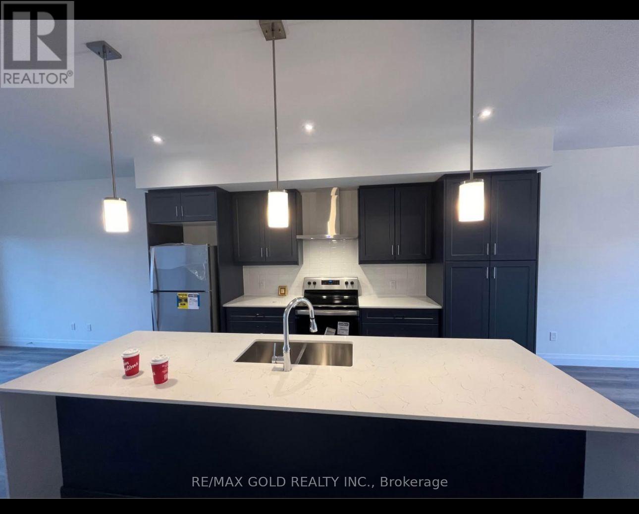 22 LILY LANE, guelph (clairfields/hanlon business park), Ontario