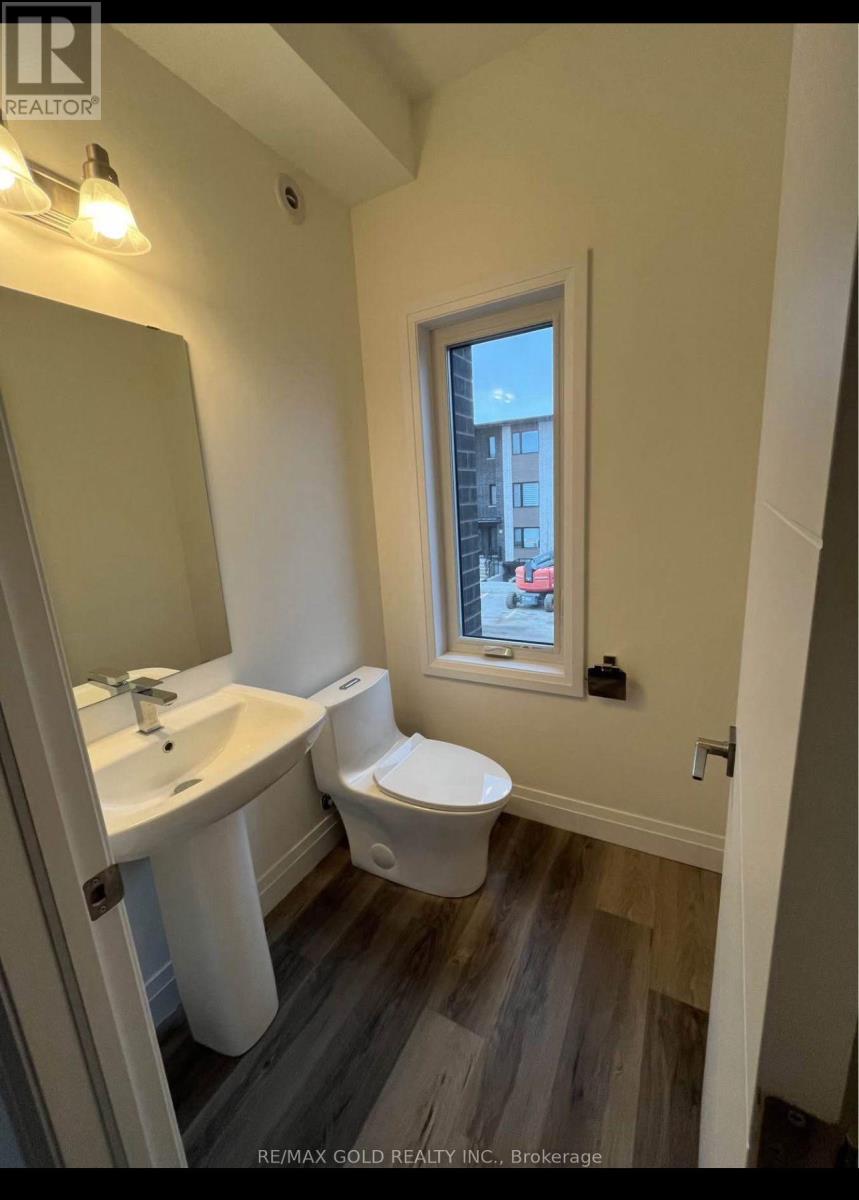 22 Lily Lane, Guelph (Clairfields/hanlon Business Park), Ontario  N1L 0R2 - Photo 6 - X12693042