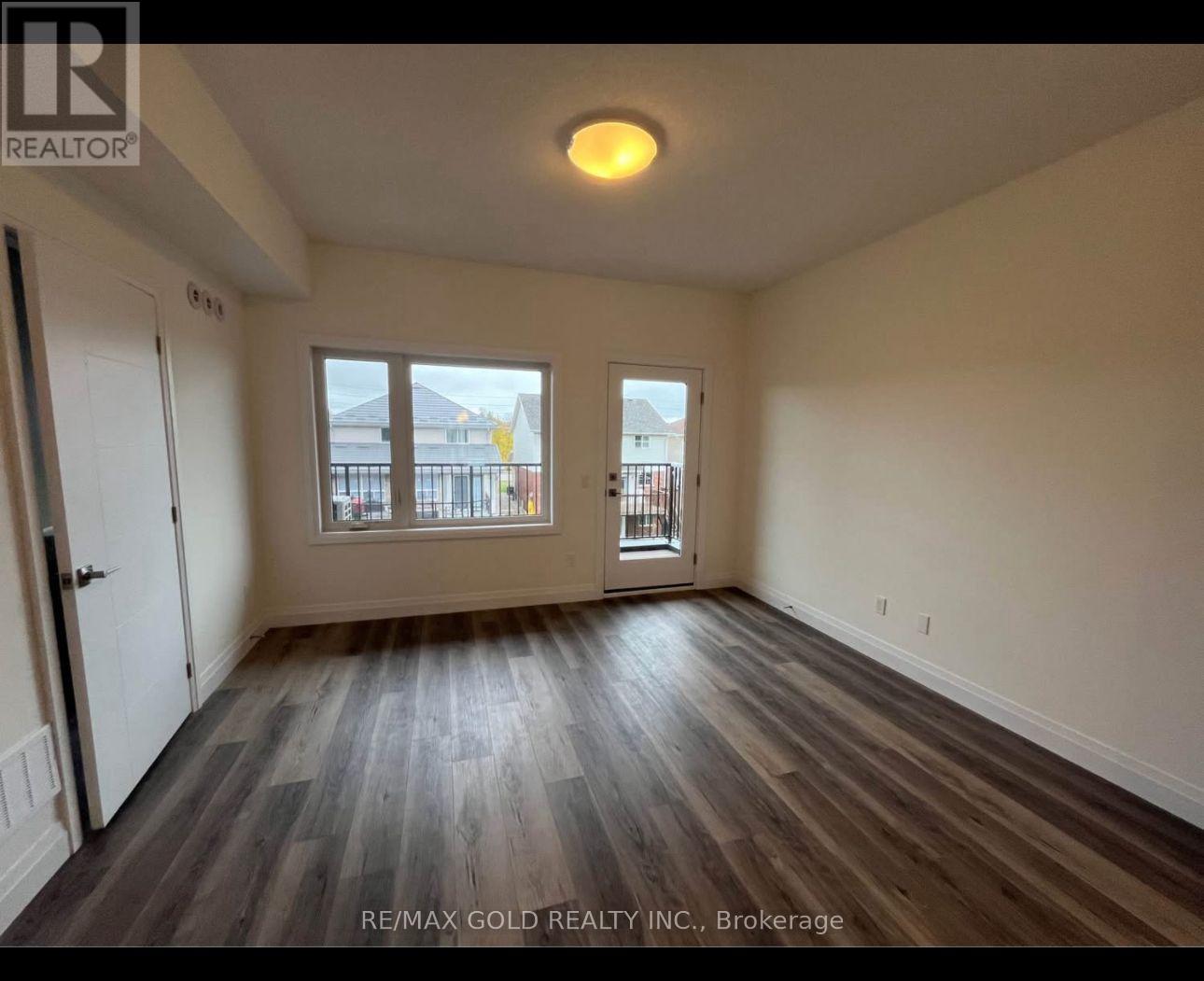 22 Lily Lane, Guelph (Clairfields/hanlon Business Park), Ontario  N1L 0R2 - Photo 8 - X12693042