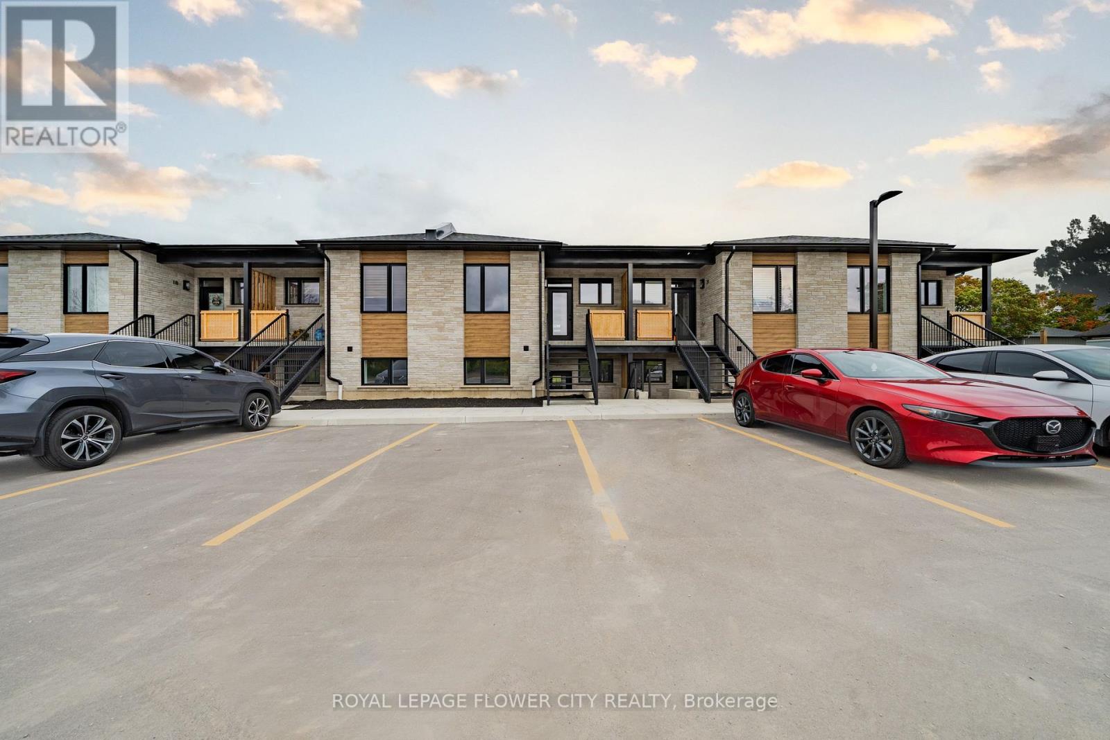 20 - 440 Wellington Street E, Wellington North (Mount Forest), Ontario  N0G 2L2 - Photo 1 - X12693078