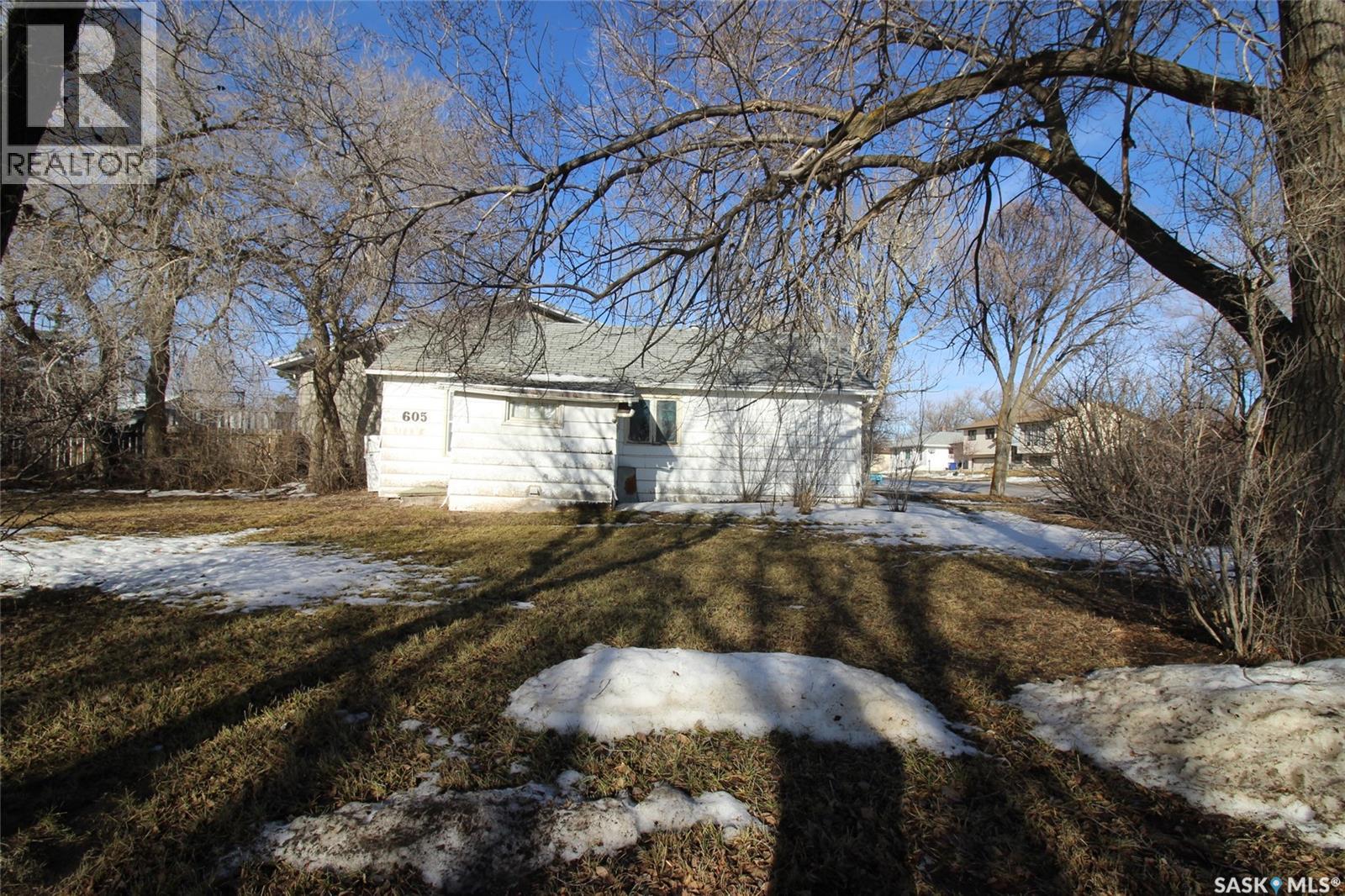 605 3rd Street W, Shaunavon, Saskatchewan  S0N 2M0 - Photo 4 - SK026741