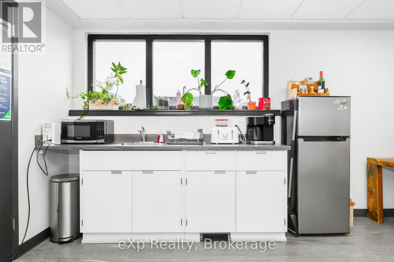 B - 37 Empire Street, Guelph (St. Patrick's Ward), Ontario  N1E 2Y4 - Photo 14 - X12693286