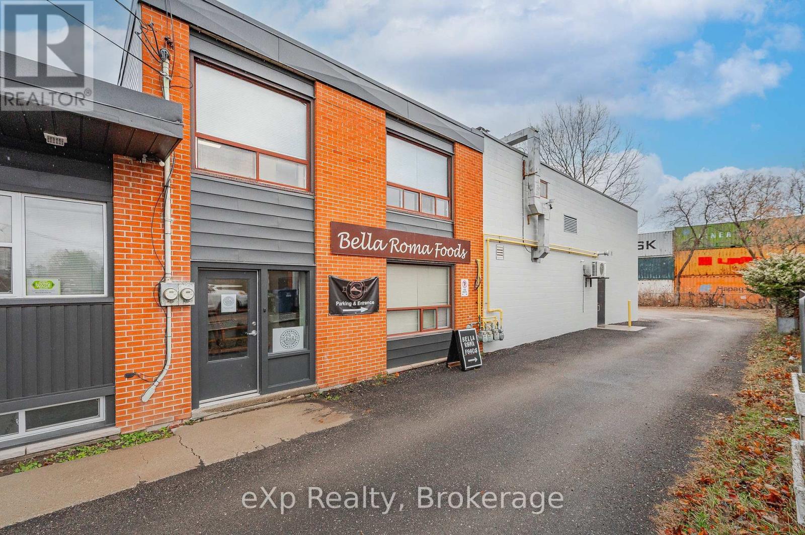 B - 37 Empire Street, Guelph (St. Patrick's Ward), Ontario  N1E 2Y4 - Photo 5 - X12693286