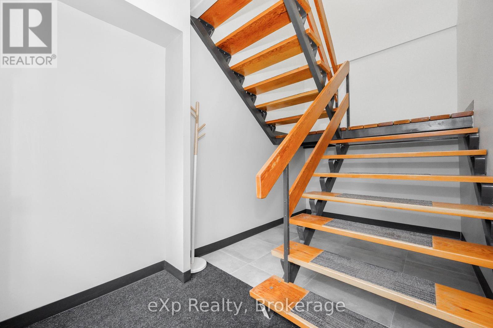 B - 37 Empire Street, Guelph (St. Patrick's Ward), Ontario  N1E 2Y4 - Photo 8 - X12693286