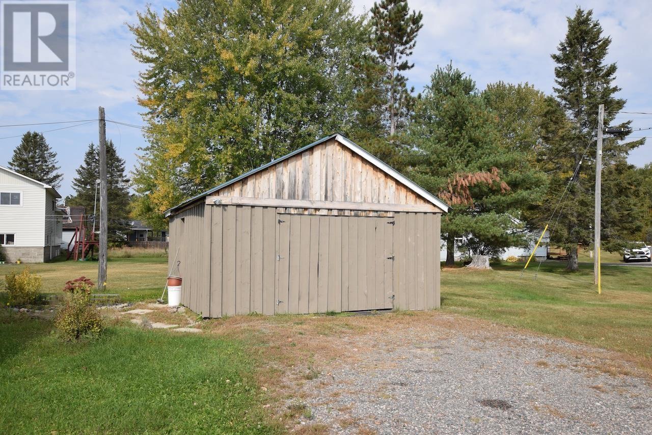 23 Main St, Iron Bridge, Ontario  P0R 1H0 - Photo 16 - SM253343