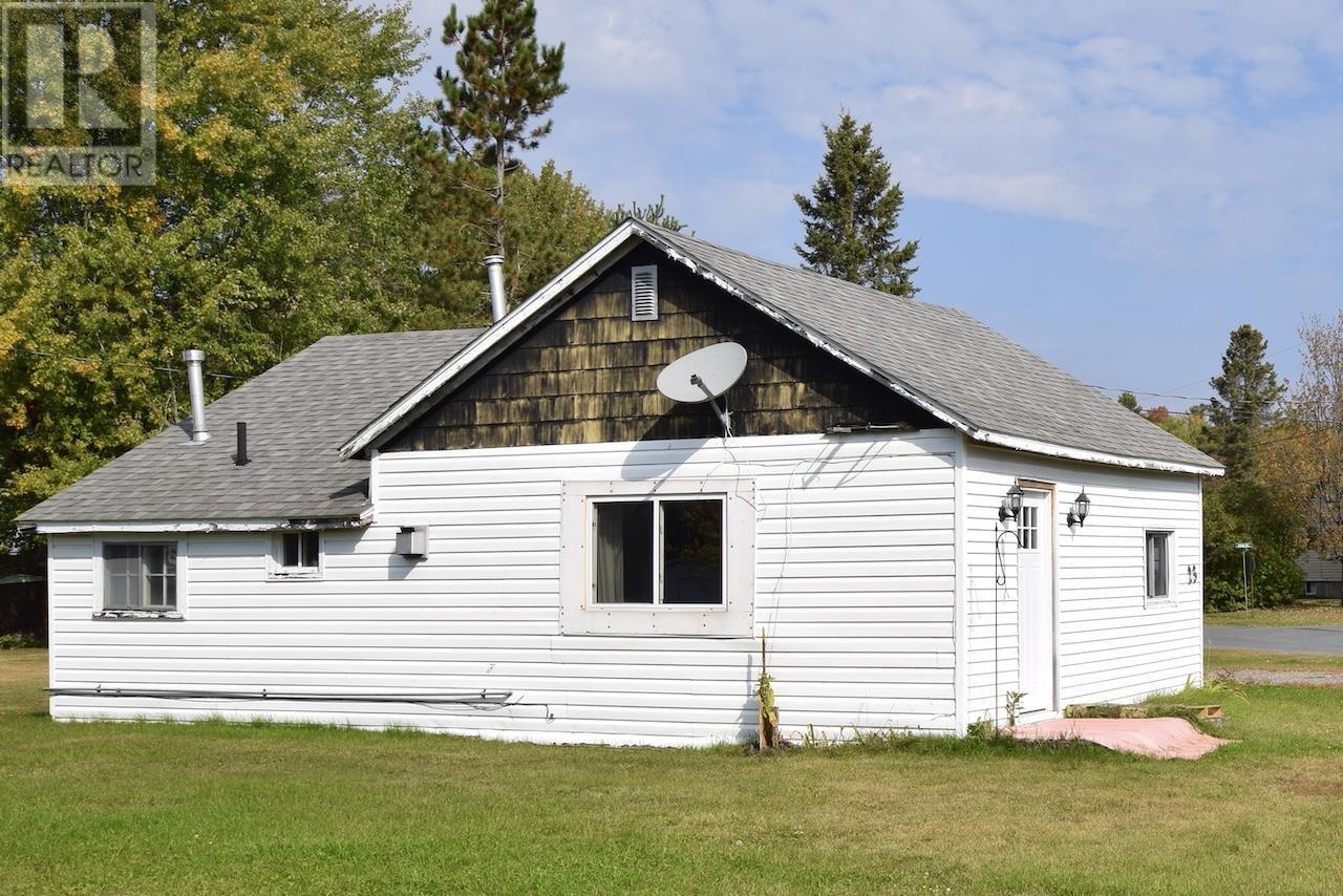 23 Main St, Iron Bridge, Ontario  P0R 1H0 - Photo 3 - SM253343