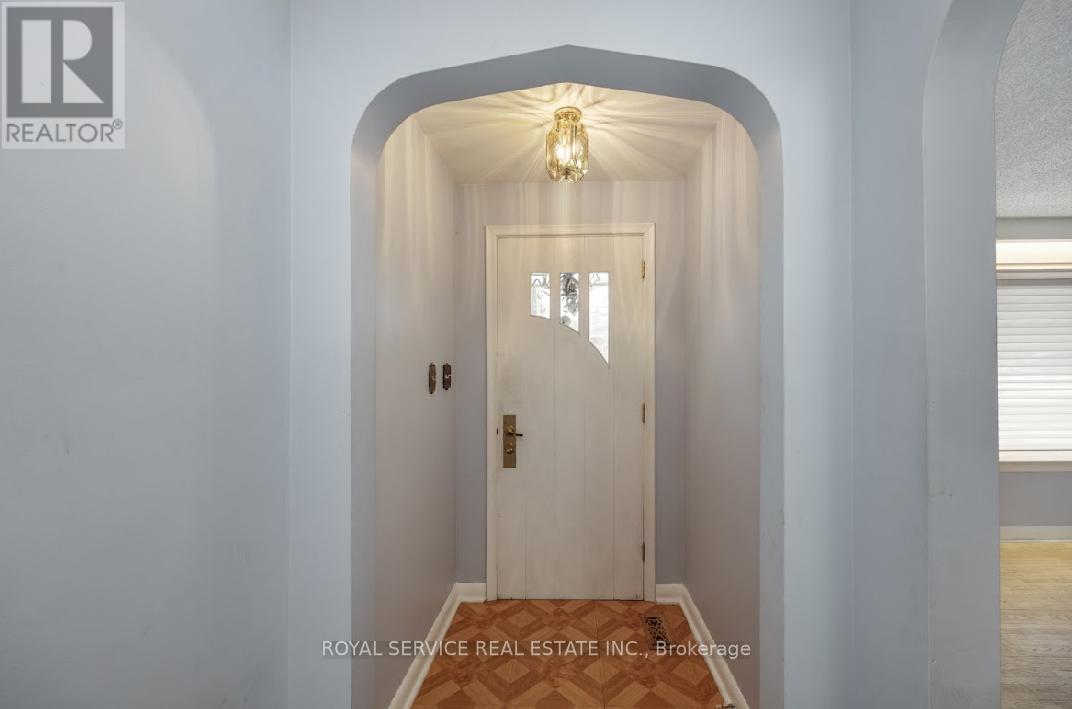 1 Acadia Drive, Cobourg, Ontario  K9A 1T8 - Photo 4 - X12693240