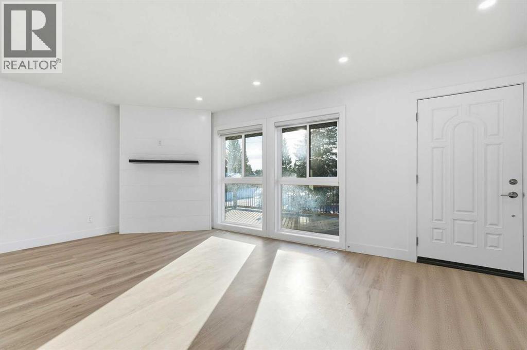 304 Huntbourne Hill Ne, Calgary, Alberta  T2K 3Y4 - Photo 3 - A2278014