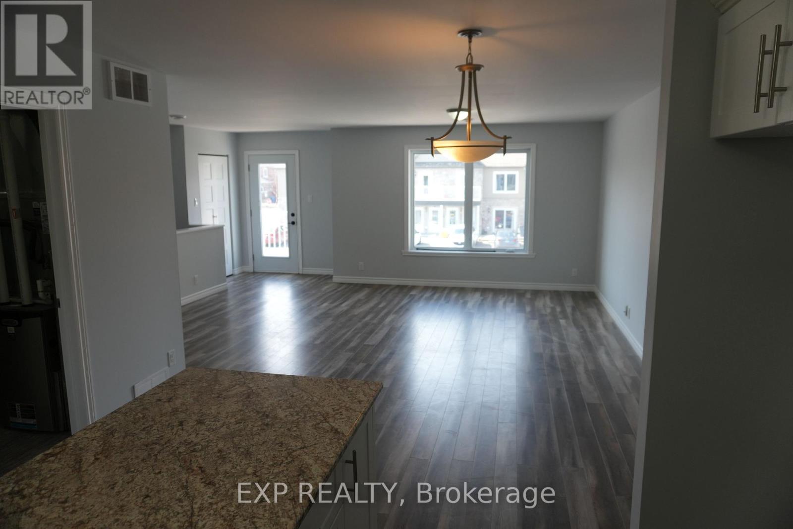 73 & 75 Kenyon Street E, North Glengarry, Ontario  K0C 1A0 - Photo 10 - X12693134