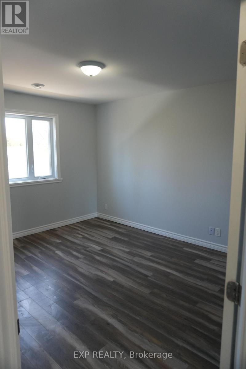 73 & 75 Kenyon Street E, North Glengarry, Ontario  K0C 1A0 - Photo 13 - X12693134