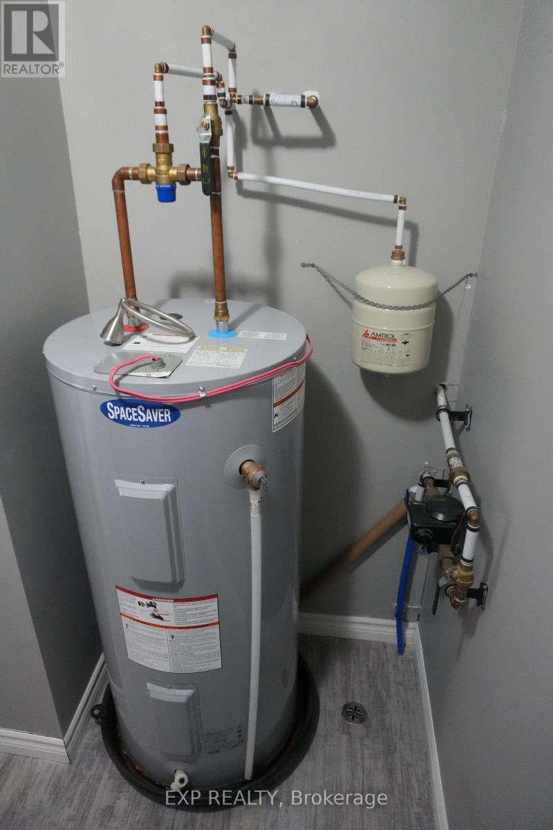 73 & 75 Kenyon Street E, North Glengarry, Ontario  K0C 1A0 - Photo 18 - X12693134