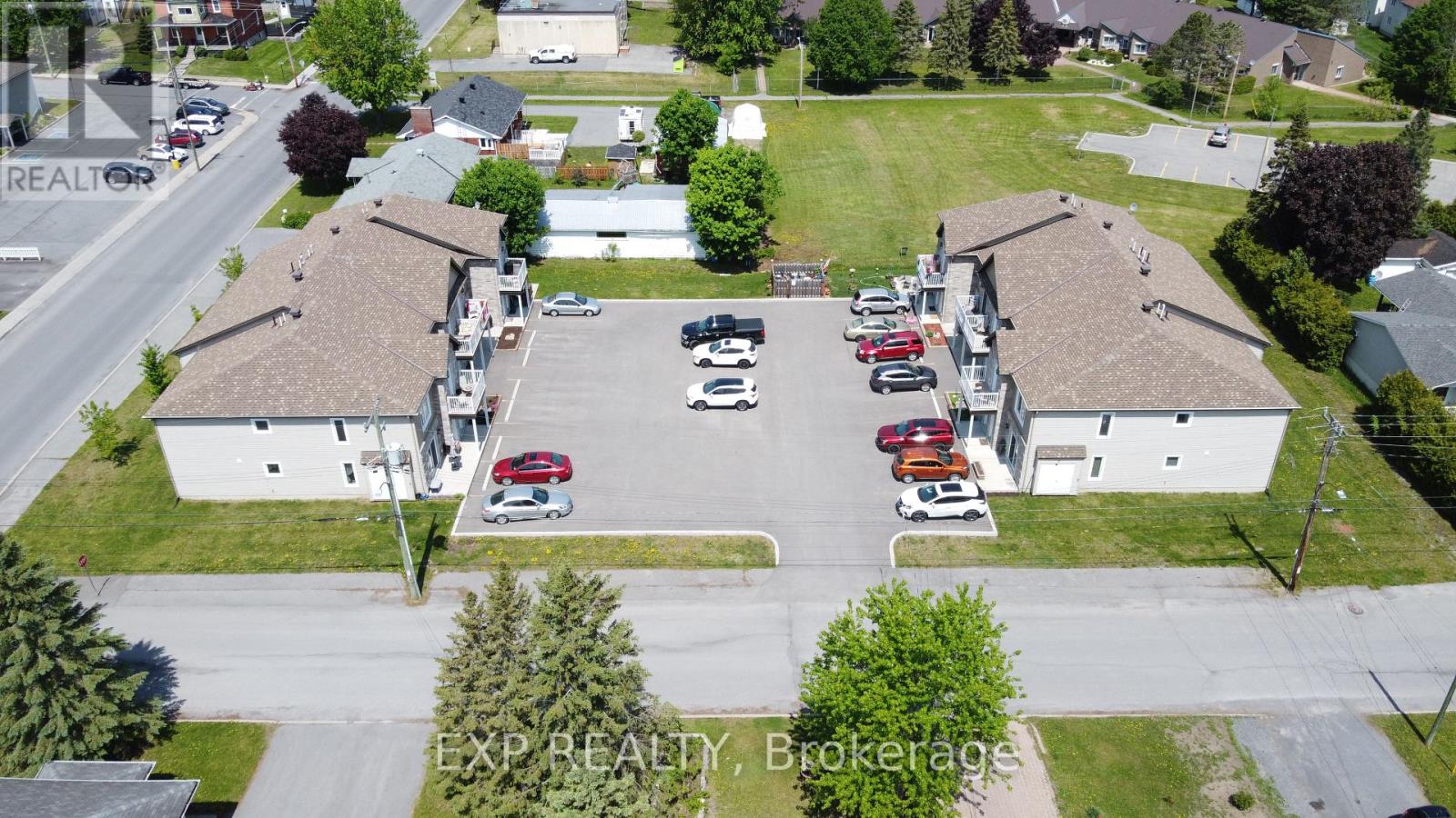 73 & 75 Kenyon Street E, North Glengarry, Ontario  K0C 1A0 - Photo 3 - X12693134