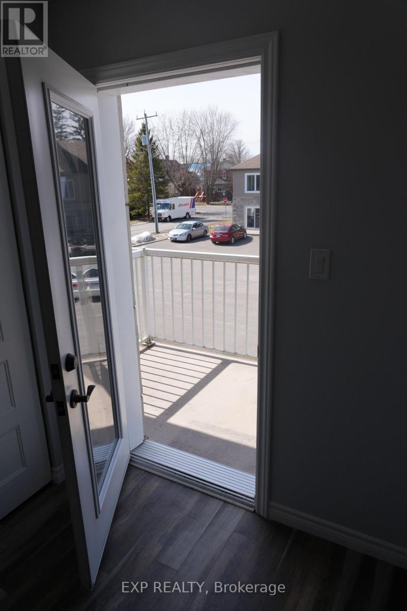 73 & 75 Kenyon Street E, North Glengarry, Ontario  K0C 1A0 - Photo 5 - X12693134