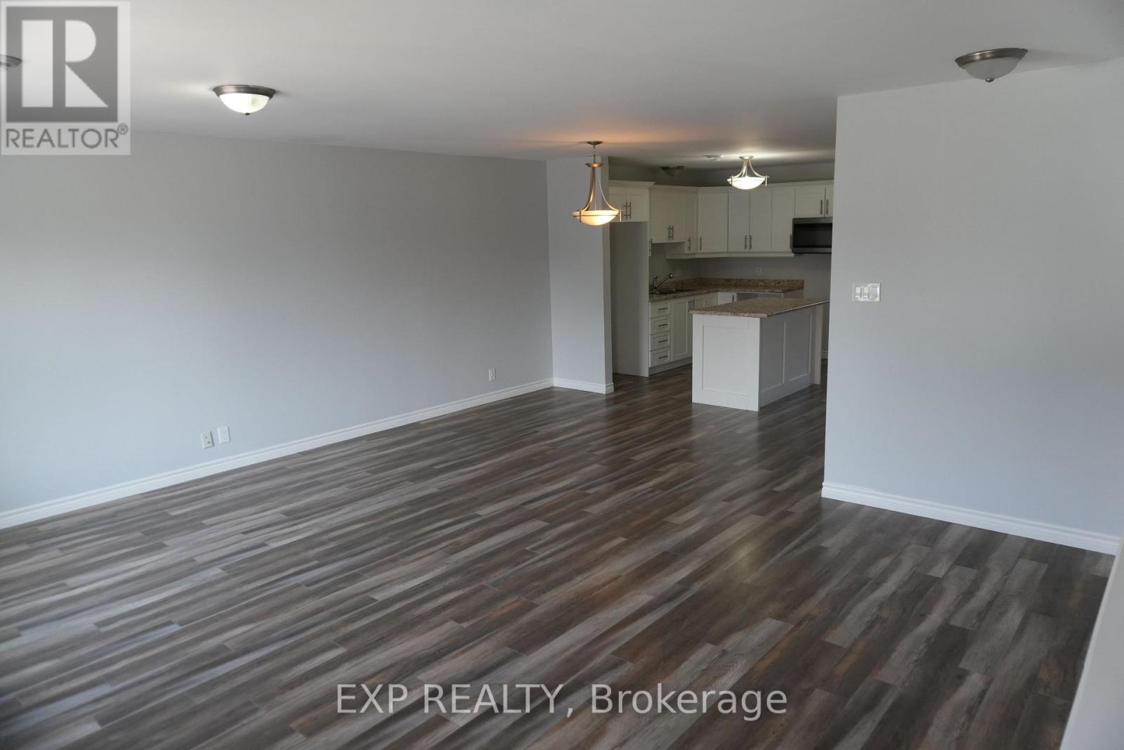 73 & 75 Kenyon Street E, North Glengarry, Ontario  K0C 1A0 - Photo 6 - X12693134