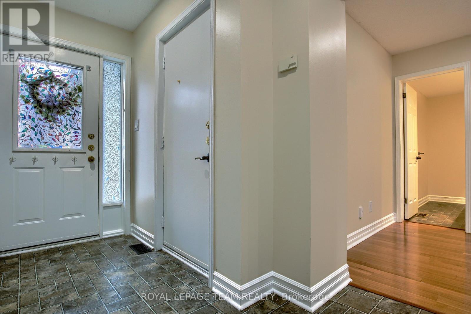 55 Mcgibbon Drive, Ottawa, Ontario  K2L 4A6 - Photo 3 - X12693168