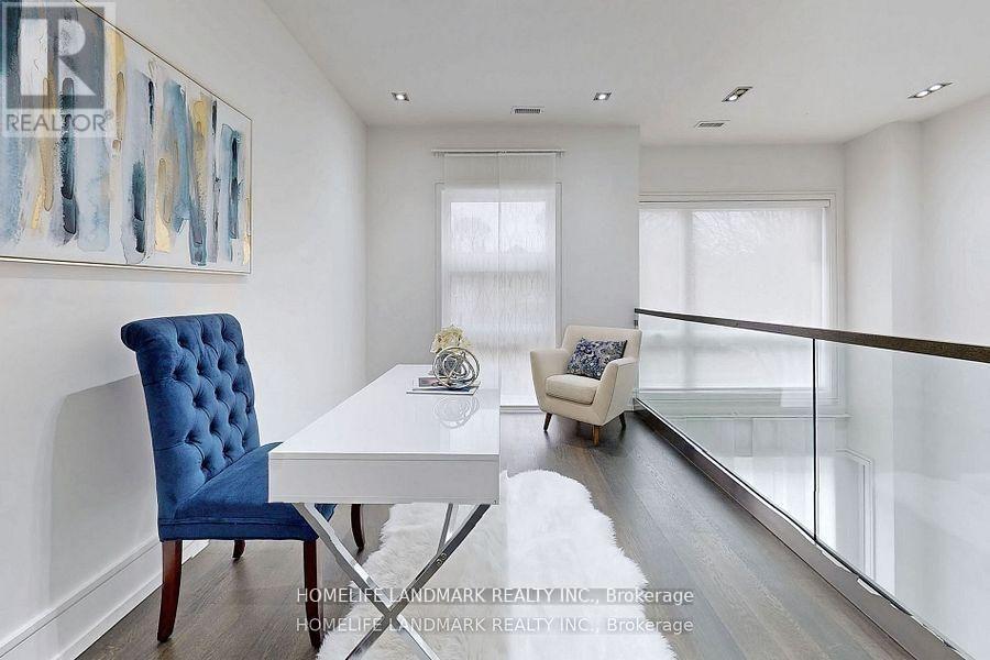 301 Jedburgh Road, Toronto, Ontario  M5M 3K5 - Photo 17 - C12656556