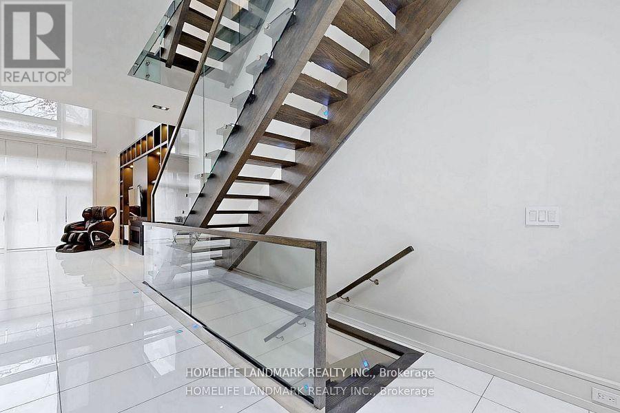 301 Jedburgh Road, Toronto, Ontario  M5M 3K5 - Photo 14 - C12656556