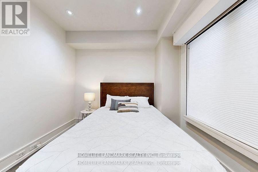 301 Jedburgh Road, Toronto, Ontario  M5M 3K5 - Photo 15 - C12656556