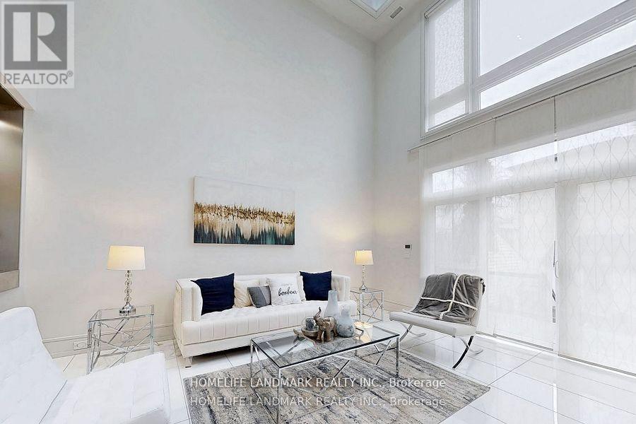 301 Jedburgh Road, Toronto, Ontario  M5M 3K5 - Photo 3 - C12656556