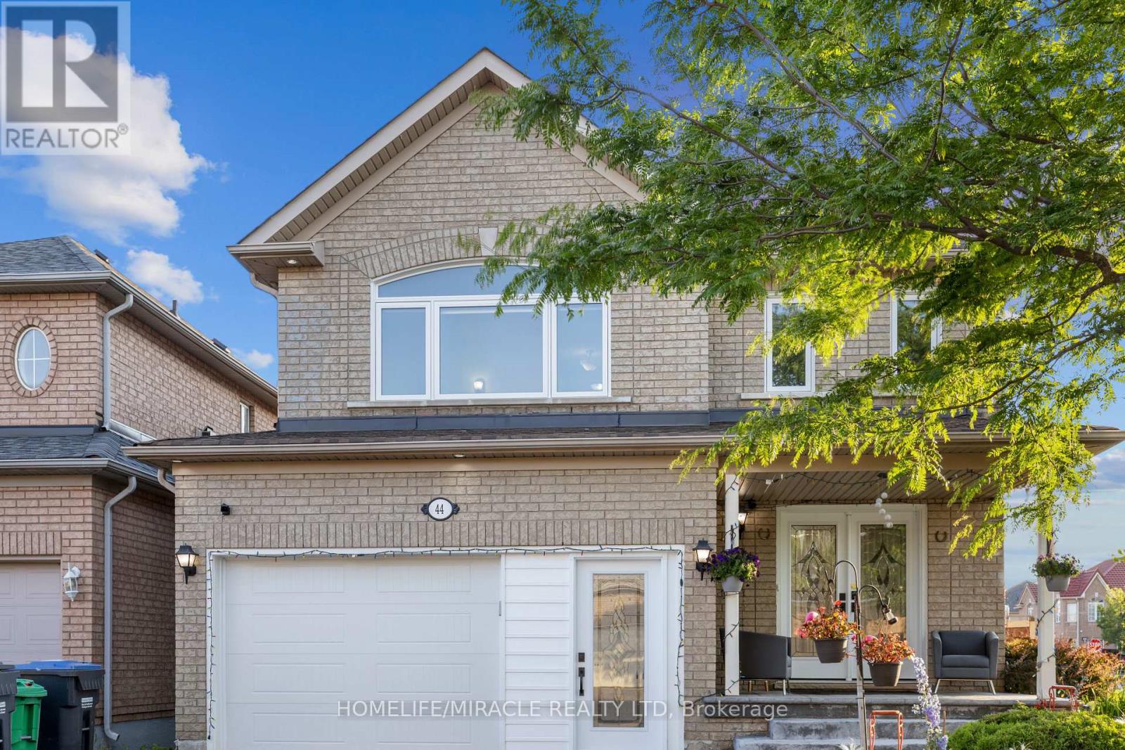 44 Newark Way, Brampton, Ontario  L7A 2W8 - Photo 11 - W12439403