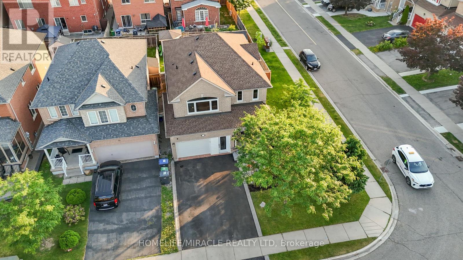 44 Newark Way, Brampton, Ontario  L7A 2W8 - Photo 16 - W12439403