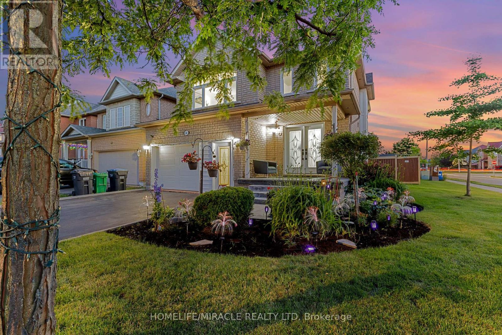 44 Newark Way, Brampton, Ontario  L7A 2W8 - Photo 7 - W12439403