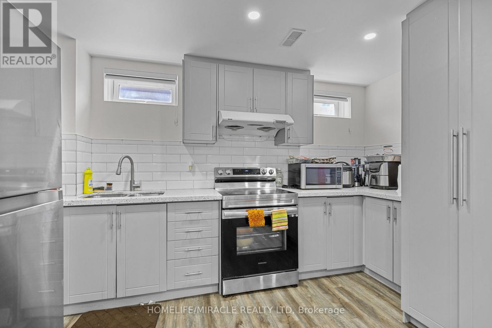 44 Newark Way, Brampton, Ontario  L7A 2W8 - Photo 47 - W12439403