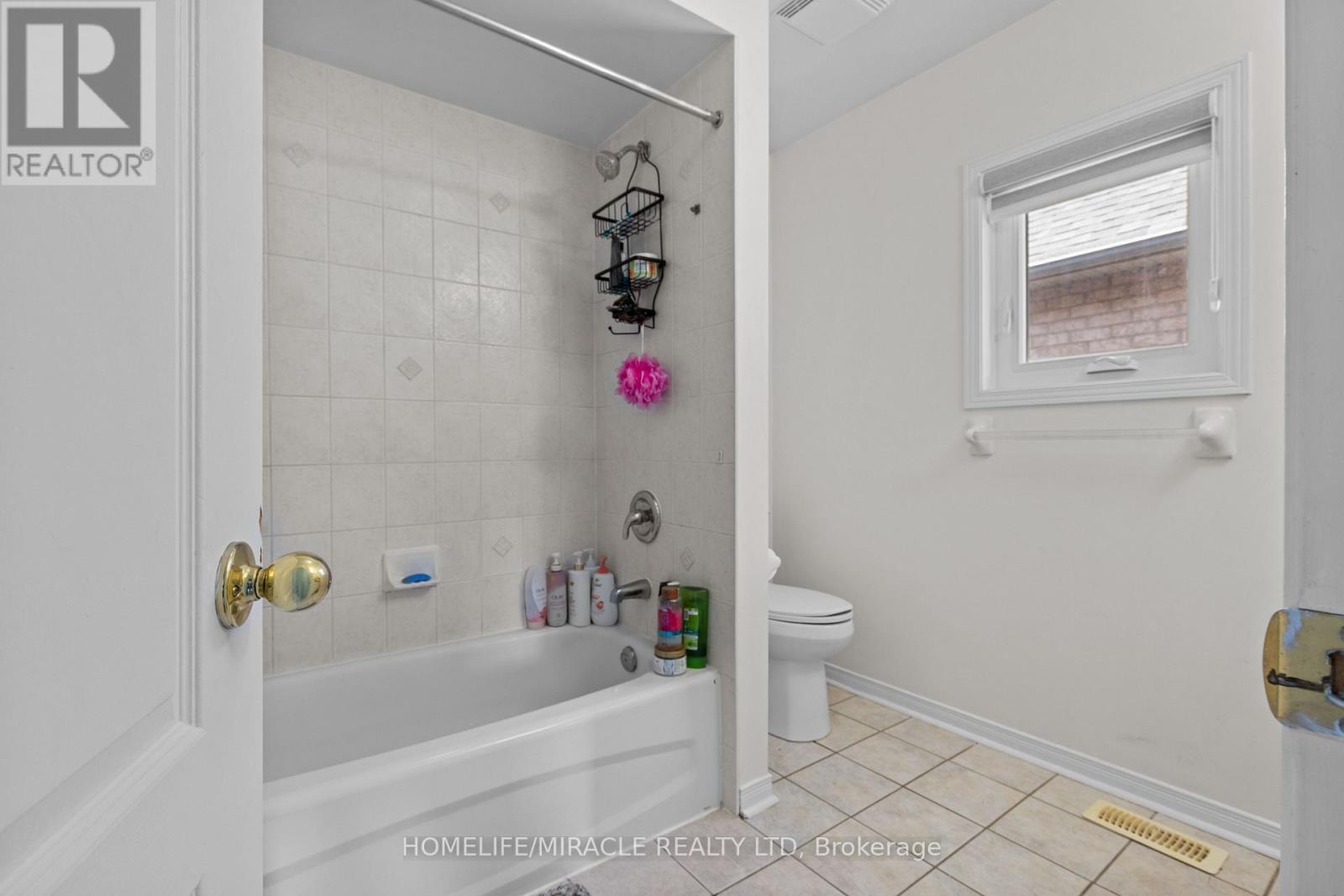 44 Newark Way, Brampton, Ontario  L7A 2W8 - Photo 36 - W12439403